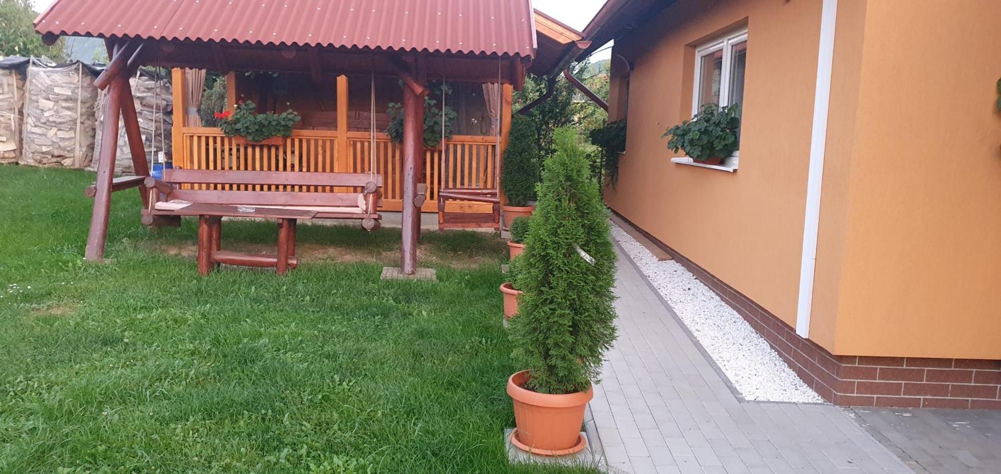 Hazanezo Panzio Bed & Breakfast Корунд Екстериор снимка