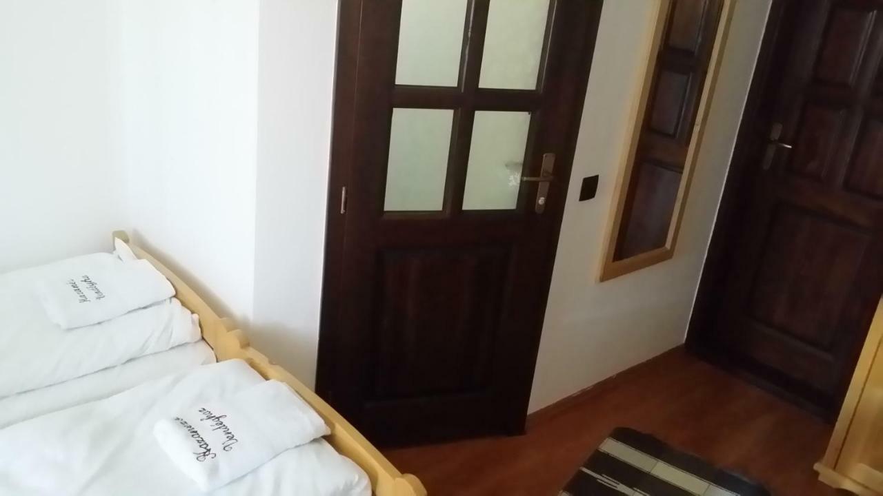 Hazanezo Panzio Bed & Breakfast Корунд Екстериор снимка